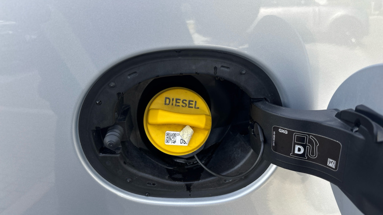 Land Rover Range Rover Sport 3.0 D300 HSE Silver 5dr Auto Diesel Estate